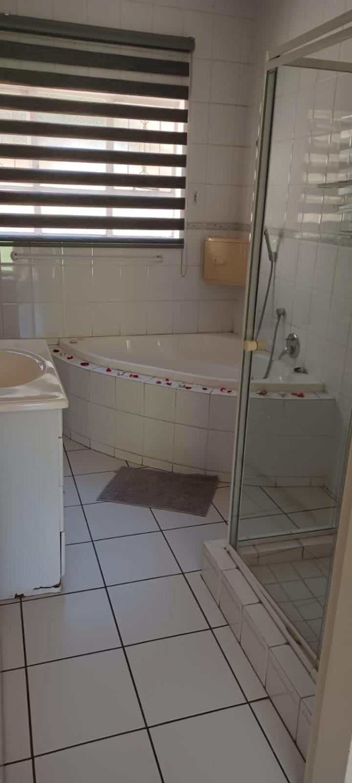 Matina Guest House ヨハネスブルグ エクステリア 写真